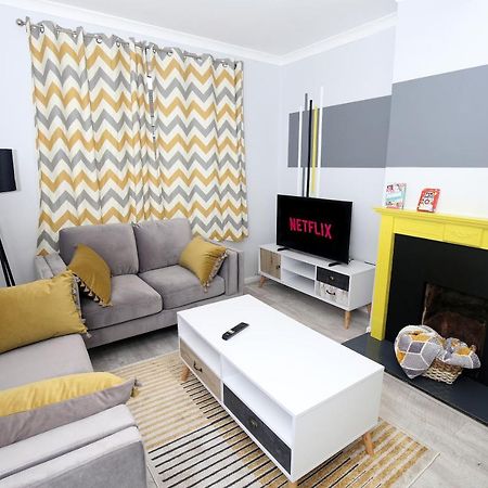 Appartement 3-Bed House With Parking Near London O2 Extérieur photo